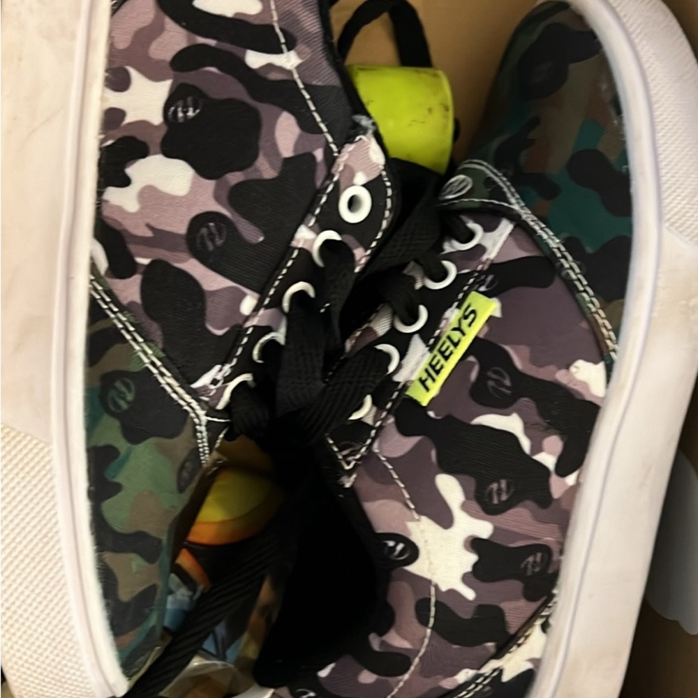 Heelys youth size 1